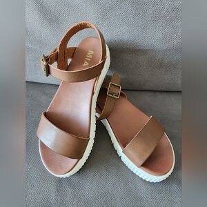 MIA Lunna Sandal Size 7 NWOT